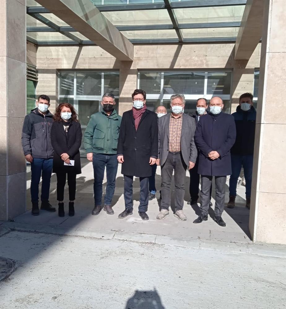 İl Sağlık Müdürümüz Op.Dr. Gökhan BAŞTÜRK, Yönetim Ekibi İle Birlikte Gökçeada Devlet Hastanesi Hizmet Binası’nı Ziyaret Etti